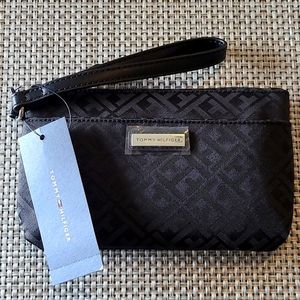 NWT Tommy Hilfiger Wristlet